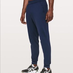 Men’s Lululemon intent joggers. Navy blue.